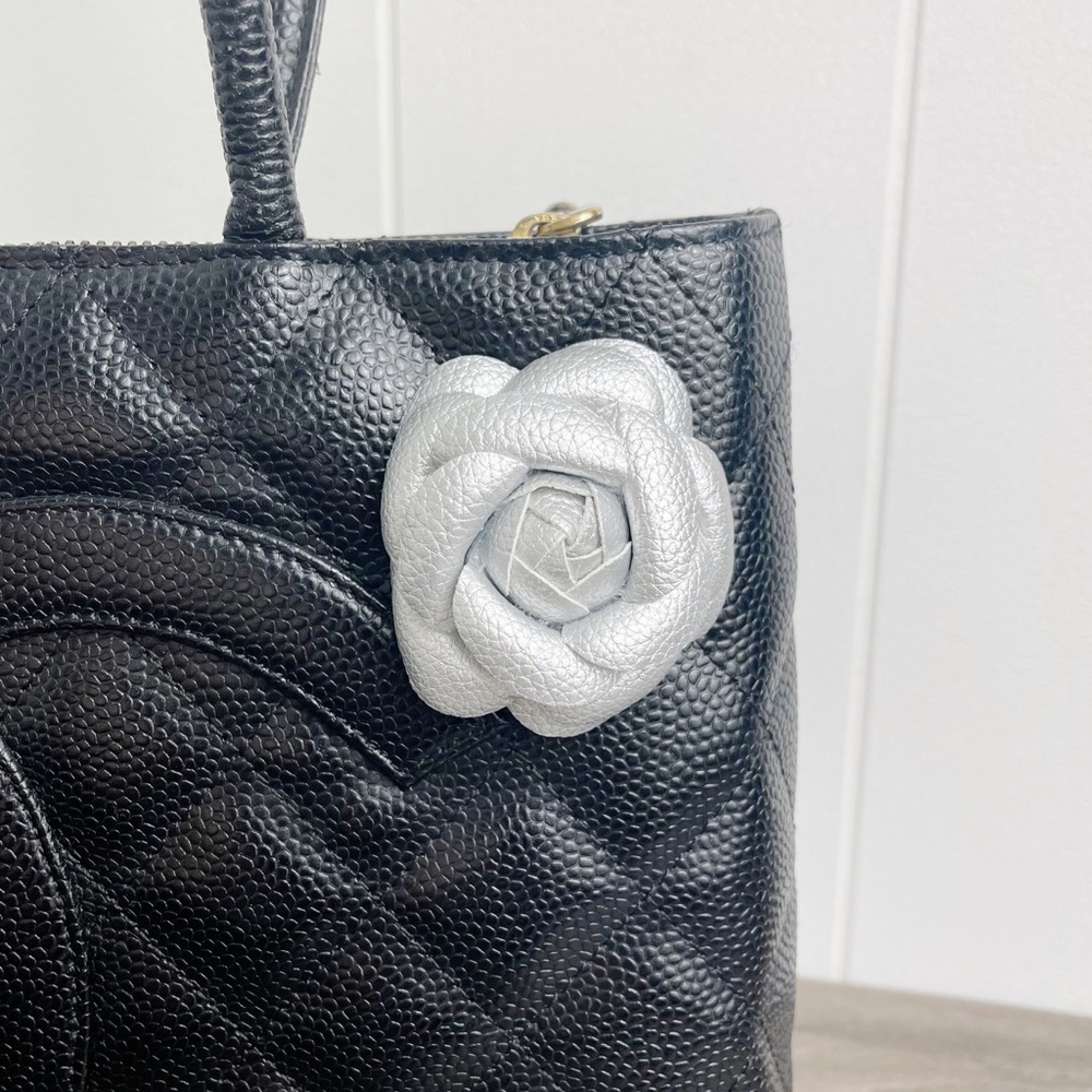 Camellia Flower Vegan Leather Magnetic Bag Charm - Picture 2 of 9